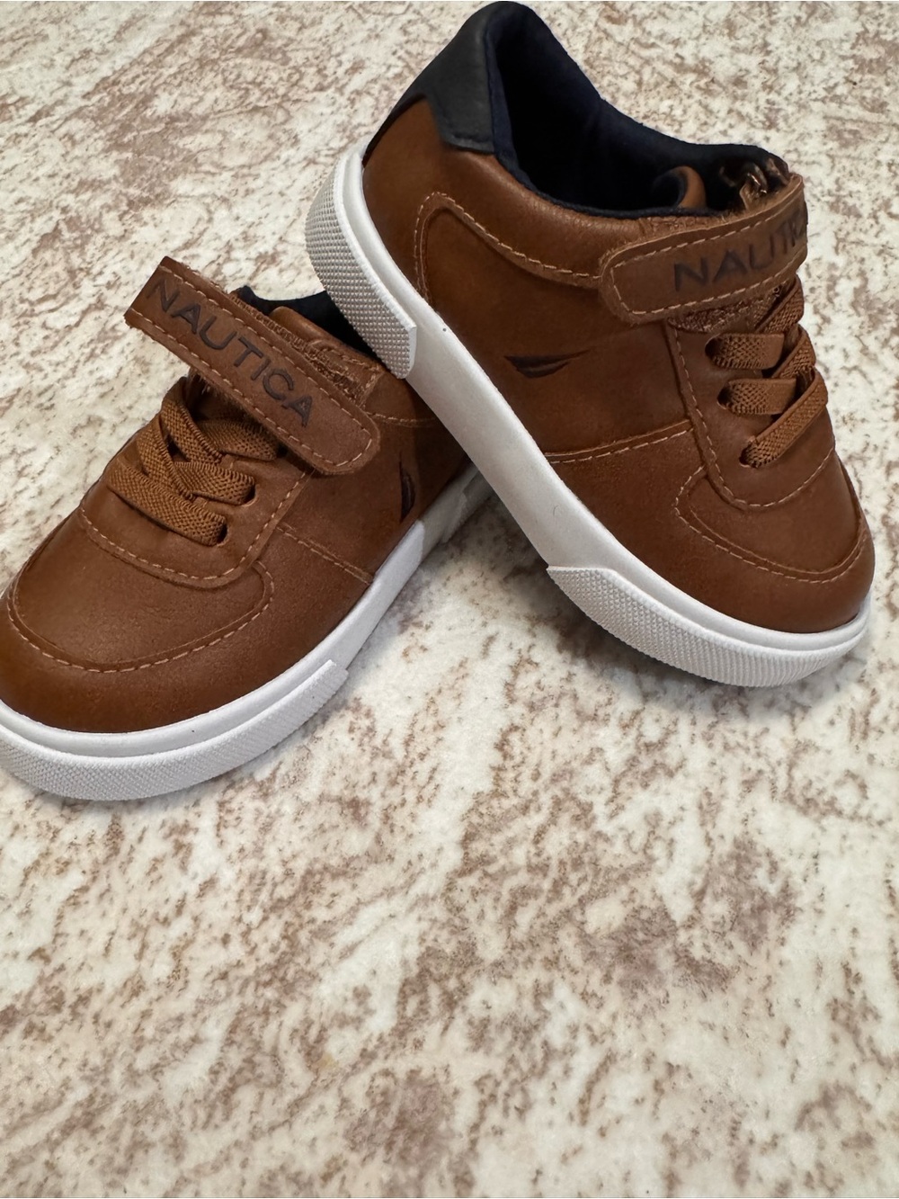 Size 5 Toddler Nautica NWT Brown & White Low-Top Sneakers